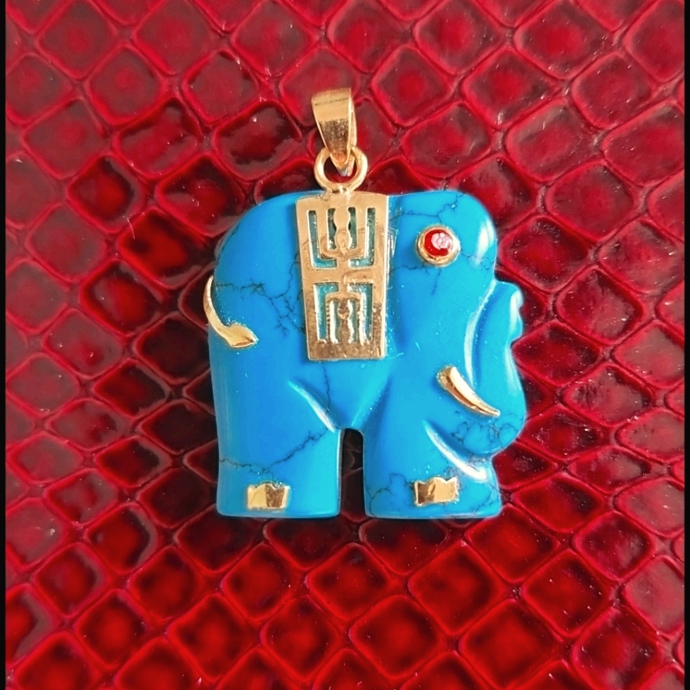 Elephant pendant